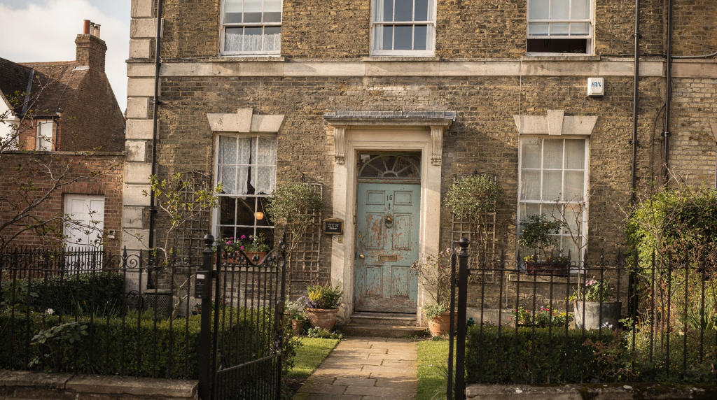 How Historic Property Listings Tell a House’s Story